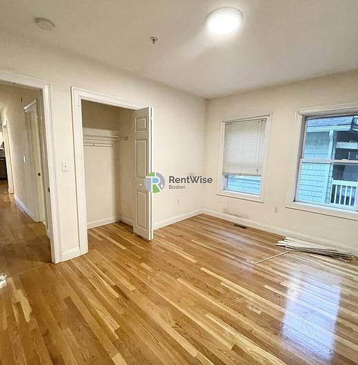 Photo of 128 Hillside St
