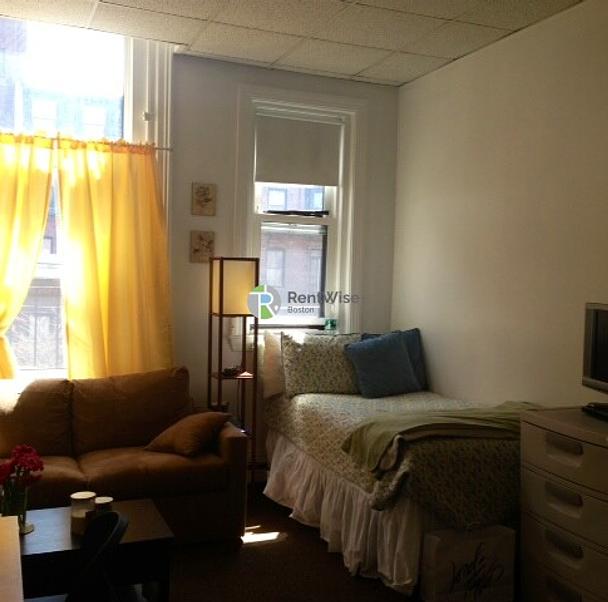 Photo of 405 Beacon St
