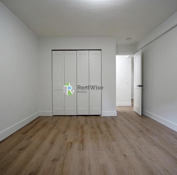 Photo of 741 East 6th Street