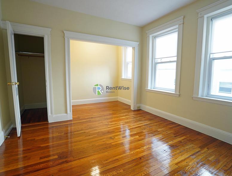 Photo of 221 Kelton Street