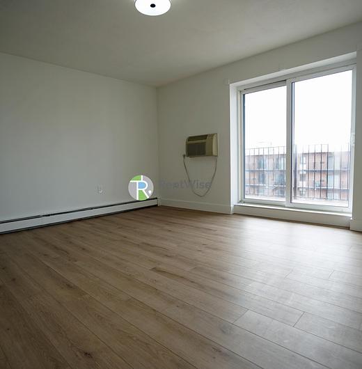 Photo of 745 East 6th Street