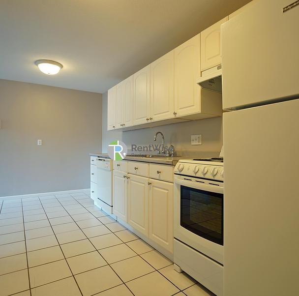 Photo of 392 Langley Road