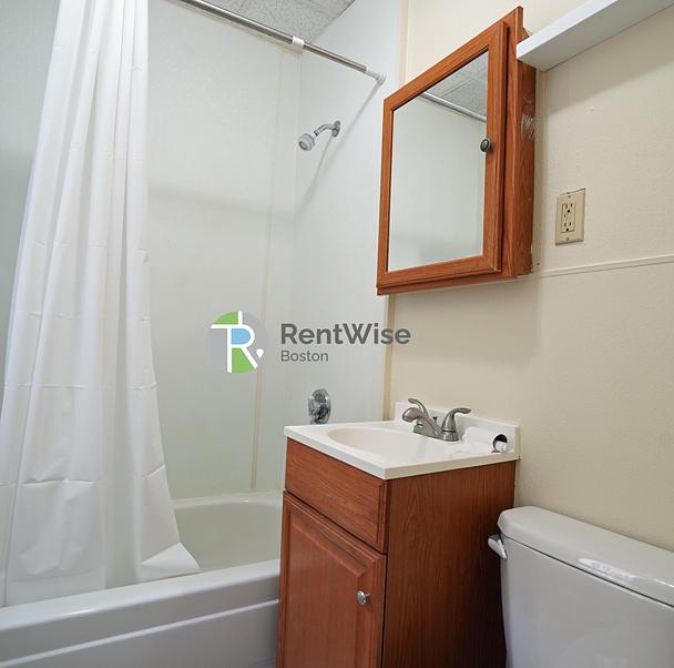 Photo of 236 Kelton Street