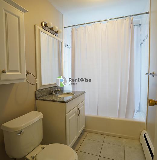Photo of 392 Langley Road
