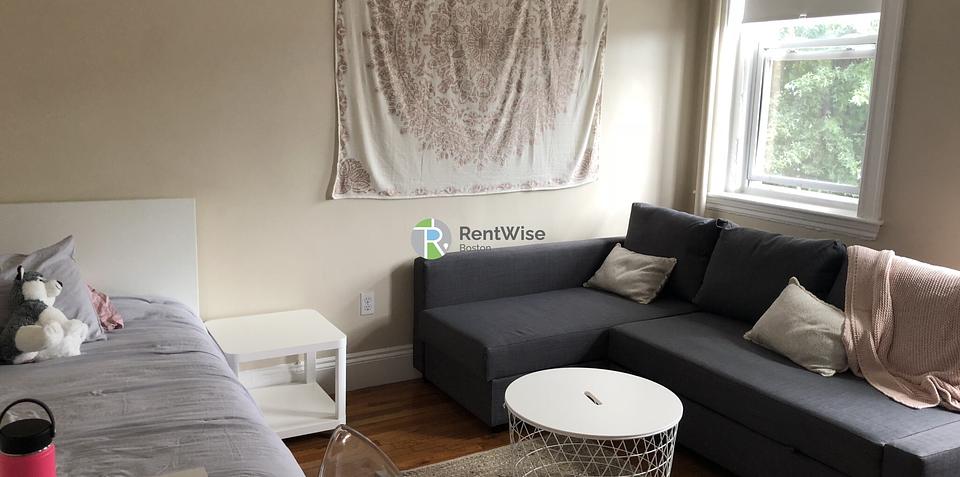 Photo of 1197 Commonwealth Avenue