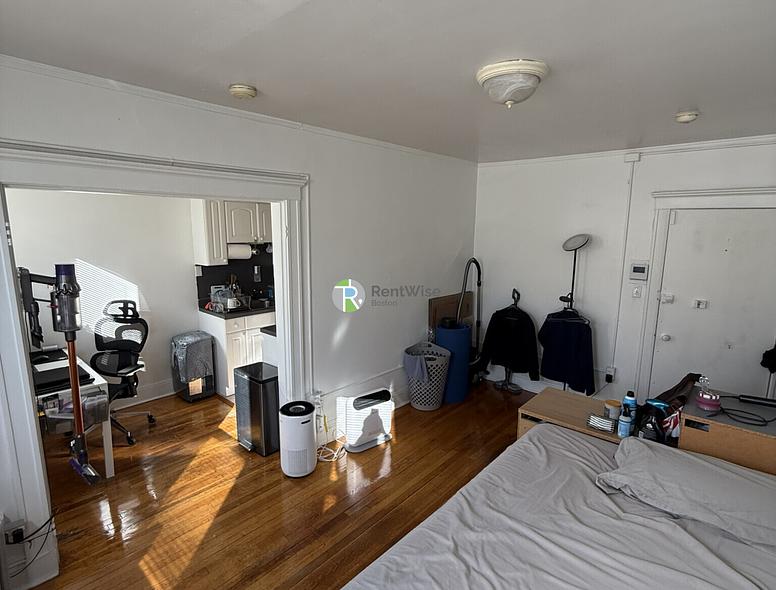 Photo of 121 Park Dr