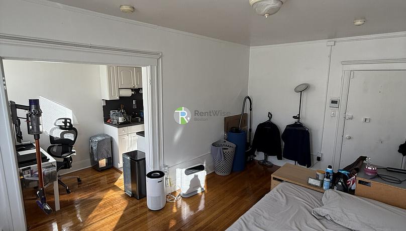 Photo of 121 Park Dr