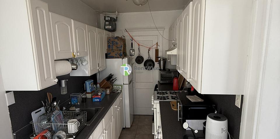 Photo of 121 Park Dr
