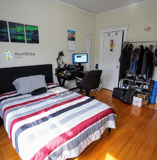 Photo of 1822 Beacon Street
