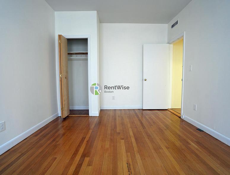 Photo of 1131 Commonwealth Avenue