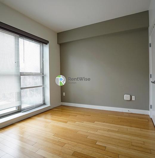 Photo of 1085 Boylston Street