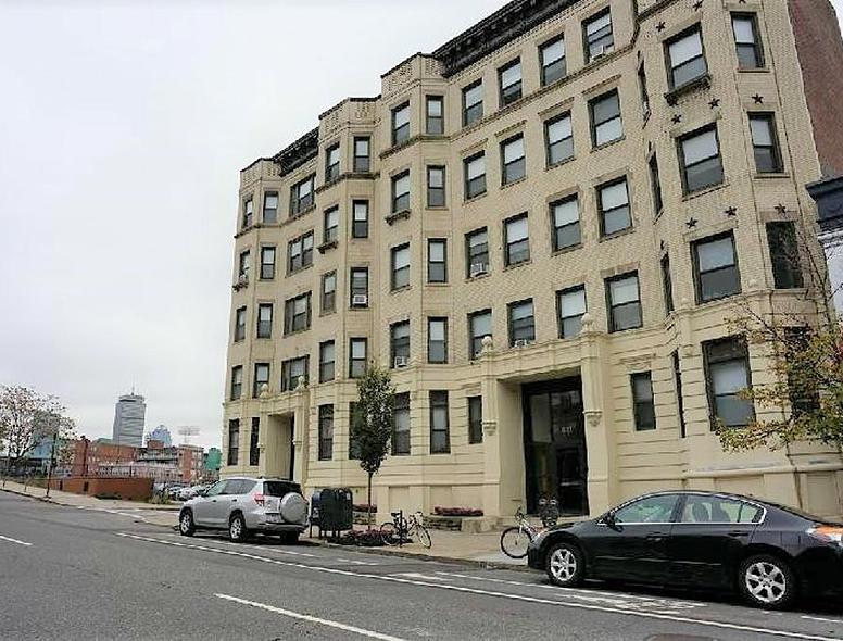 Photo of 829 Beacon St