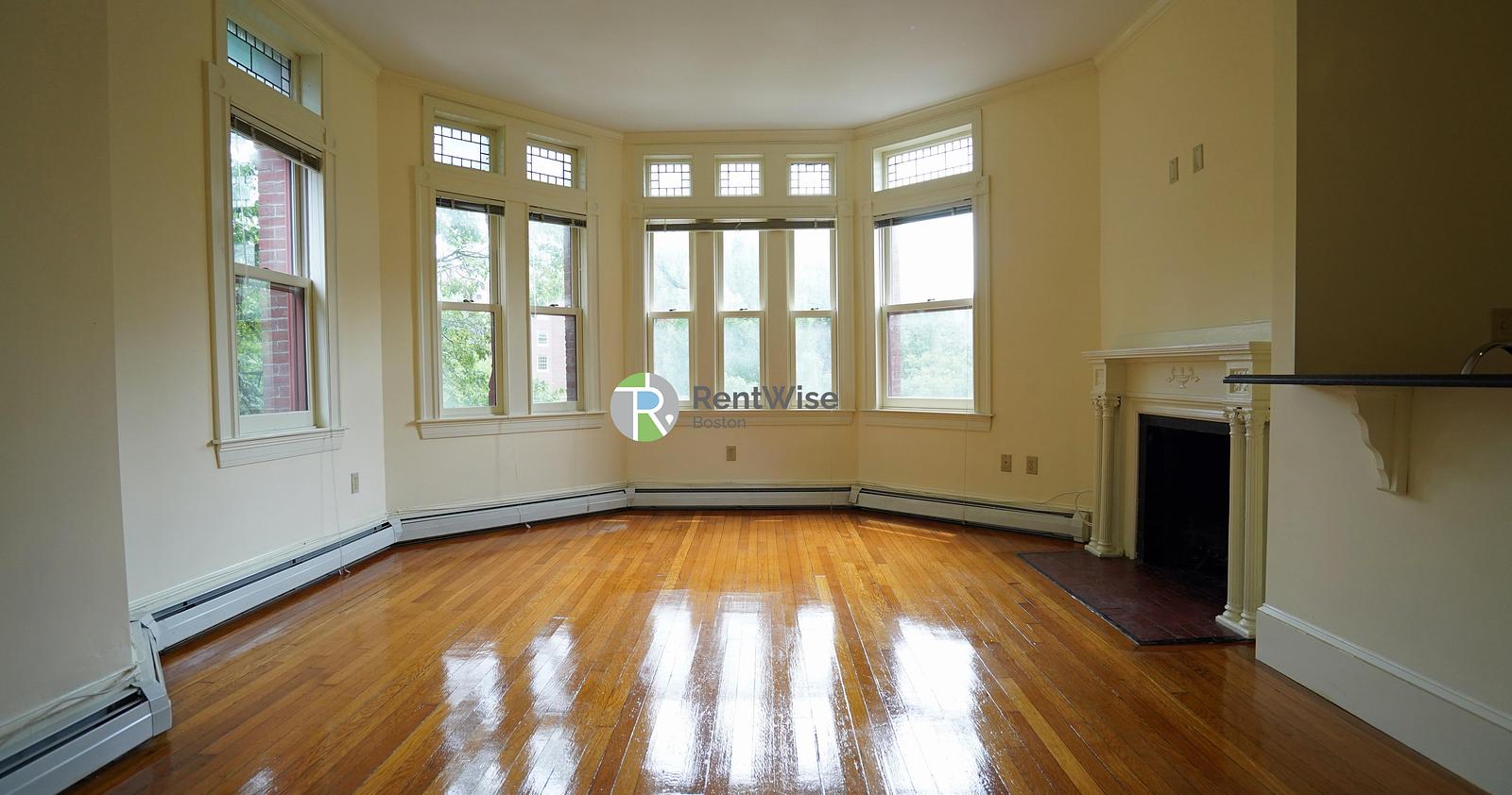 Photo of 195 Commonwealth Ave