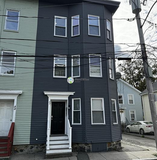 Photo of 33 Adamson St