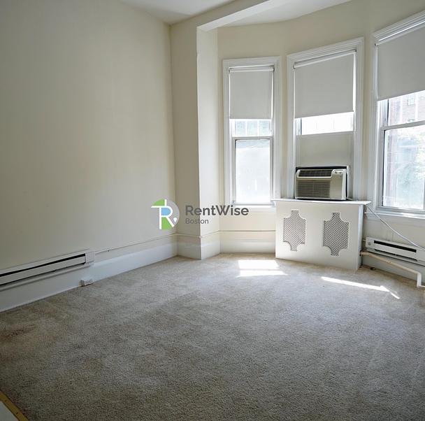 Photo of 1223 Beacon Street
