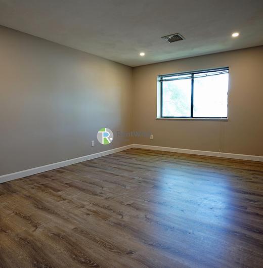 Photo of 404 Langley Road