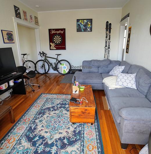 Photo of 1810 Commonwealth Ave