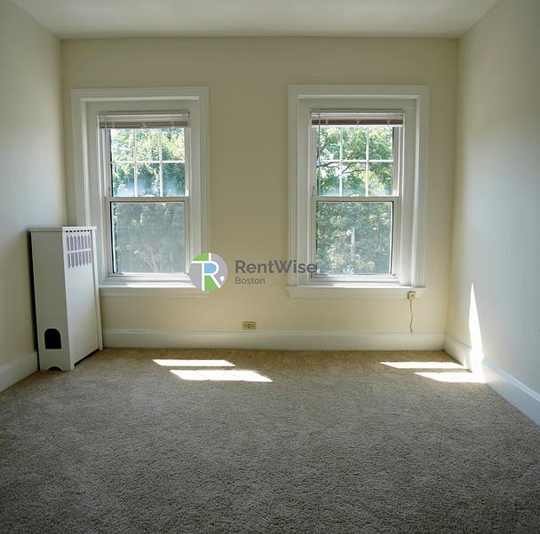 Photo of 1223 Beacon Street