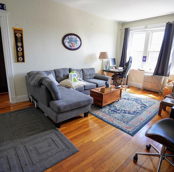 Photo of 1810 Commonwealth Ave