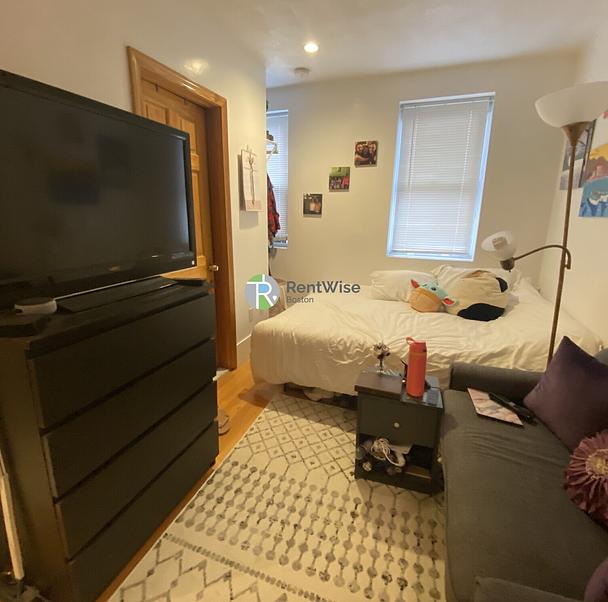 Photo of 20 Hanover Avenue