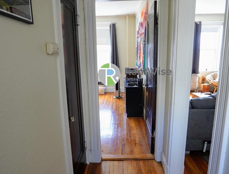 Photo of 1810 Commonwealth Ave