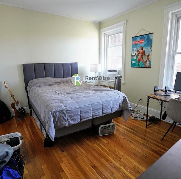 Photo of 1810 Commonwealth Ave