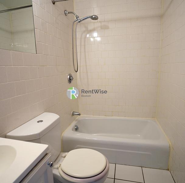 Photo of 1223 Beacon Street