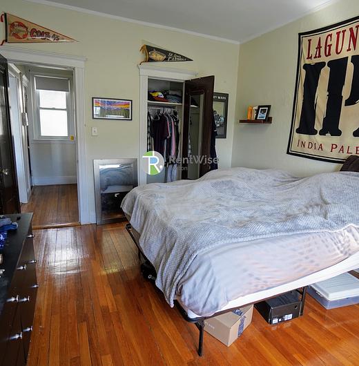 Photo of 1810 Commonwealth Ave