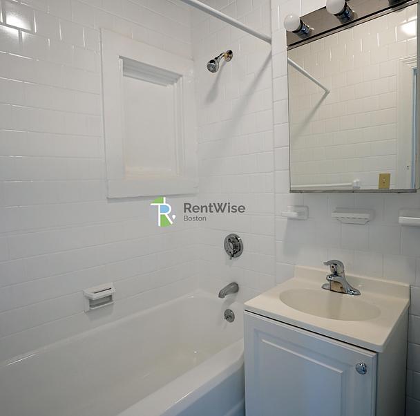 Photo of 1223 Beacon Street