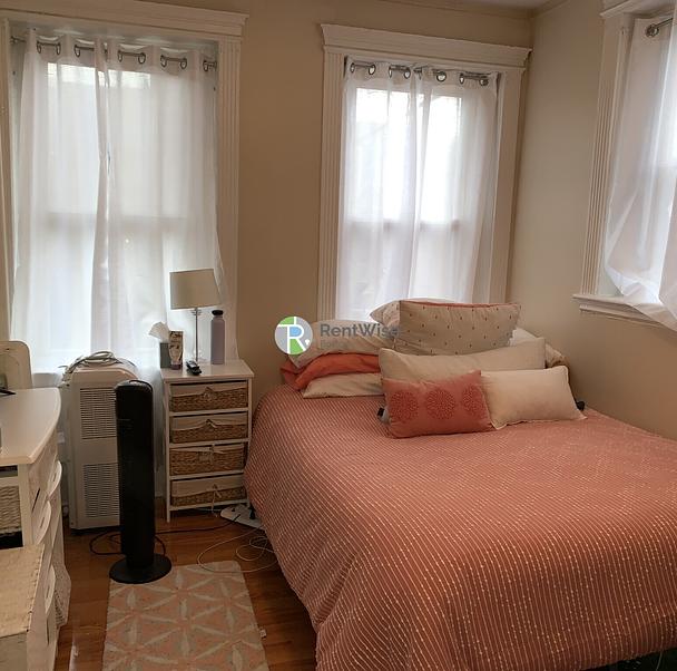 Photo of 70 Joy St