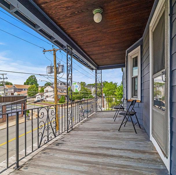 Photo of 256 Main St