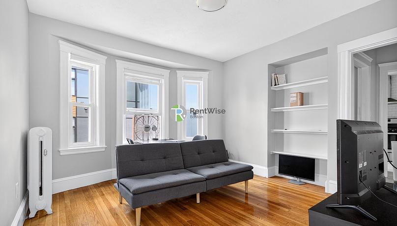 Photo of 256 Main St