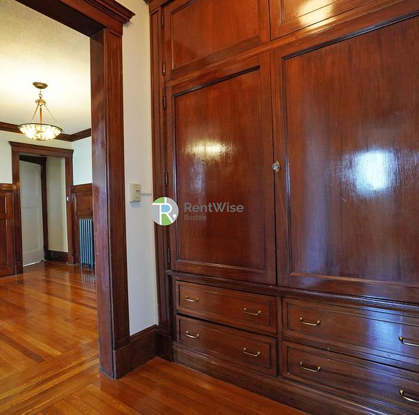 Photo of 452 Park Drive
