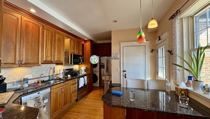 Photo of 399 Washington Street