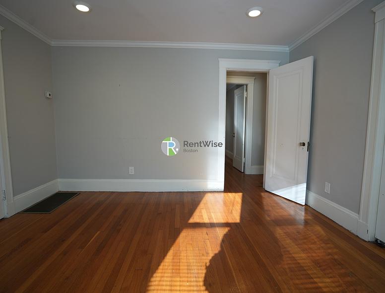 Photo of 651 Washington Street