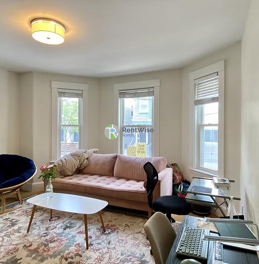 Photo of 319 Columbia St.