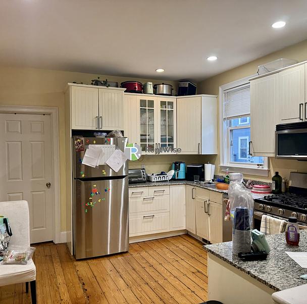 Photo of 731 Parker St