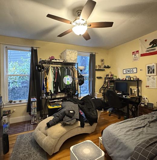 Photo of 731 Parker St
