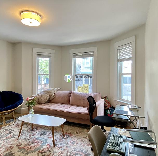 Photo of 319 Columbia St.