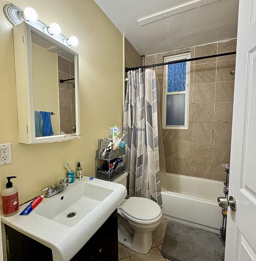 Photo of 731 Parker St