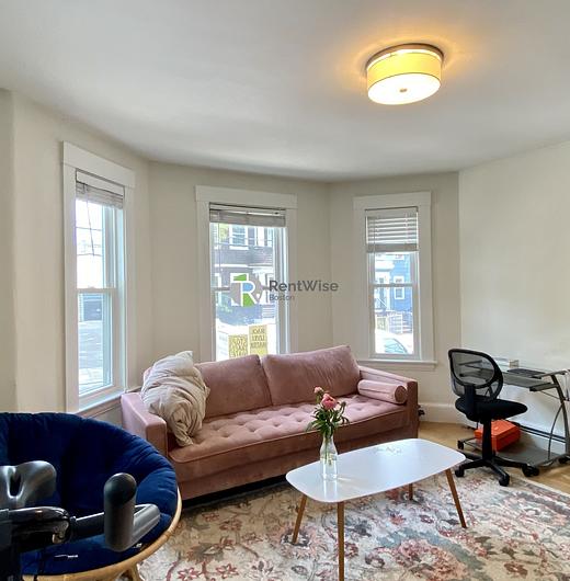 Photo of 319 Columbia St.