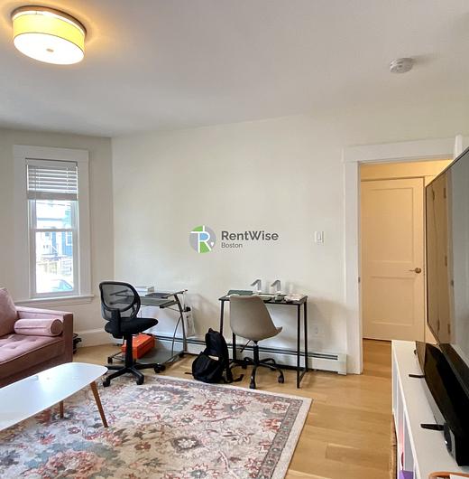 Photo of 319 Columbia St.