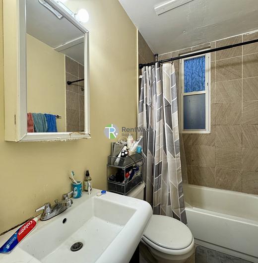 Photo of 731 Parker St