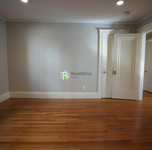 Photo of 651 Washington Street