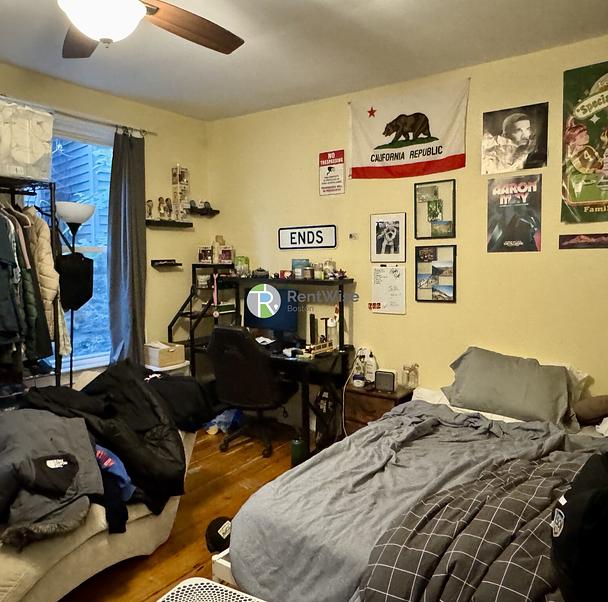 Photo of 731 Parker St