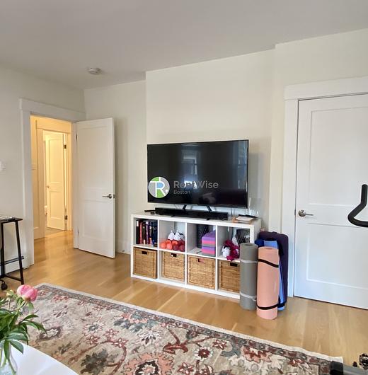 Photo of 319 Columbia St.