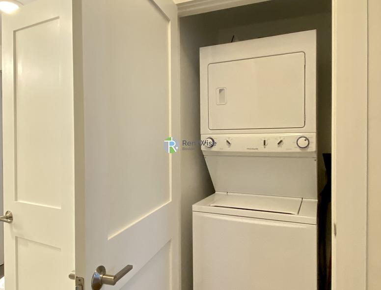 Photo of 319 Columbia St.