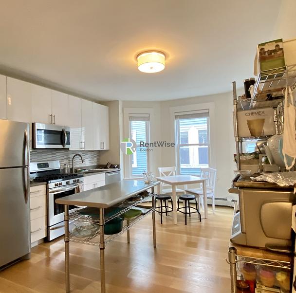 Photo of 319 Columbia St.