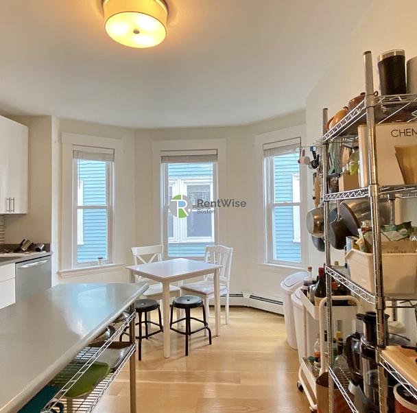 Photo of 319 Columbia St.