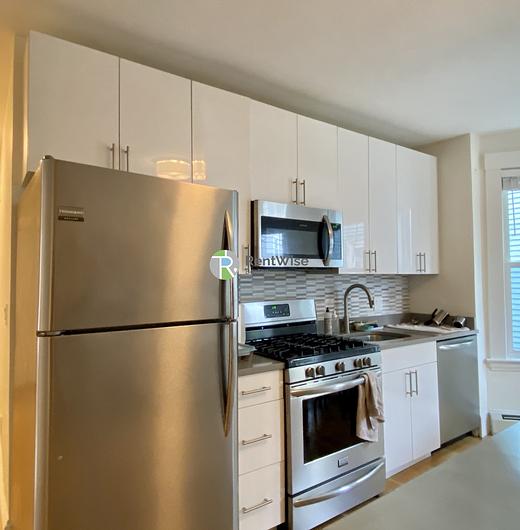 Photo of 319 Columbia St.